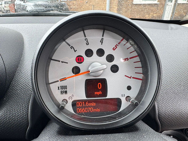 MINI Countryman 2.0L Cooper D Auto SUV 5dr Diesel Automatic Euro 5 (110 bhp) 5dr Automatic 2025