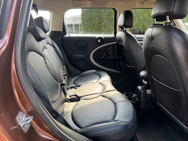 MINI Countryman 2.0L Cooper D Auto SUV 5dr Diesel Automatic Euro 5 (110 bhp) 5dr Automatic 2025