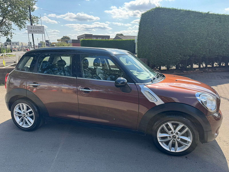 MINI Countryman 2.0L Cooper D Auto SUV 5dr Diesel Automatic Euro 5 (110 bhp) 5dr Automatic 2025