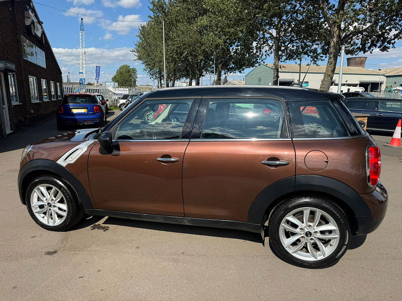 MINI Countryman 2.0L Cooper D Auto SUV 5dr Diesel Automatic Euro 5 (110 bhp) 5dr Automatic 2025