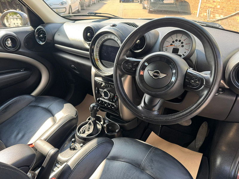 MINI Countryman 2.0L Cooper D Auto SUV 5dr Diesel Automatic Euro 5 (110 bhp) 5dr Automatic 2025