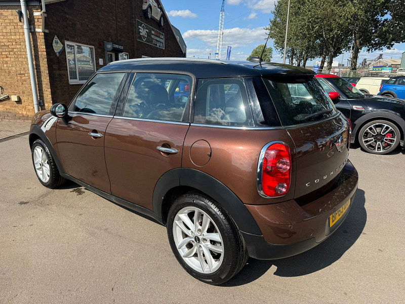 MINI Countryman 2.0L Cooper D Auto SUV 5dr Diesel Automatic Euro 5 (110 bhp) 5dr Automatic 2025