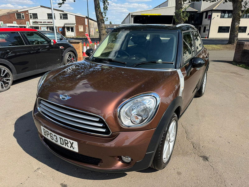 MINI Countryman 2.0L Cooper D Auto SUV 5dr Diesel Automatic Euro 5 (110 bhp) 5dr Automatic 2025