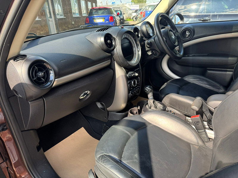 MINI Countryman 2.0L Cooper D Auto SUV 5dr Diesel Automatic Euro 5 (110 bhp) 5dr Automatic 2025