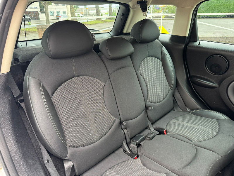 MINI Countryman 2.0L Cooper SD ALL4 SUV 5dr Diesel Manual Euro 5 (141 bhp) 5dr Manual 2025