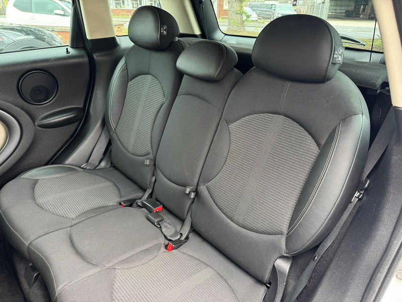 MINI Countryman 2.0L Cooper SD ALL4 SUV 5dr Diesel Manual Euro 5 (141 bhp) 5dr Manual 2025