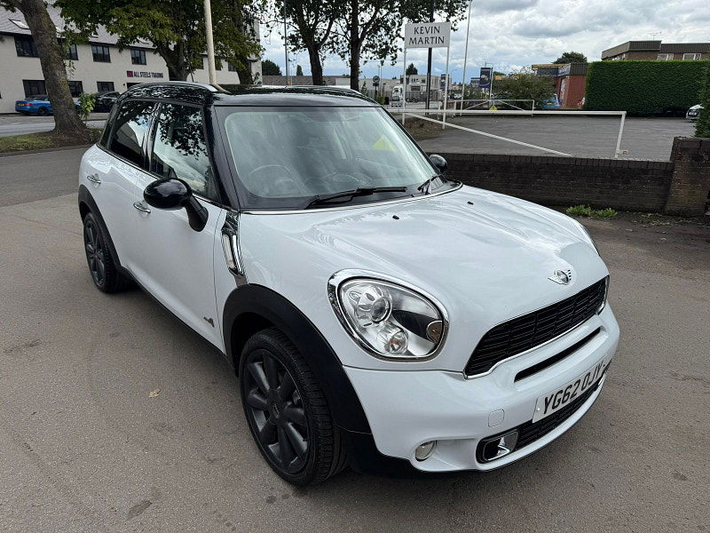 MINI Countryman 2.0L Cooper SD ALL4 SUV 5dr Diesel Manual Euro 5 (141 bhp) 5dr Manual 2025