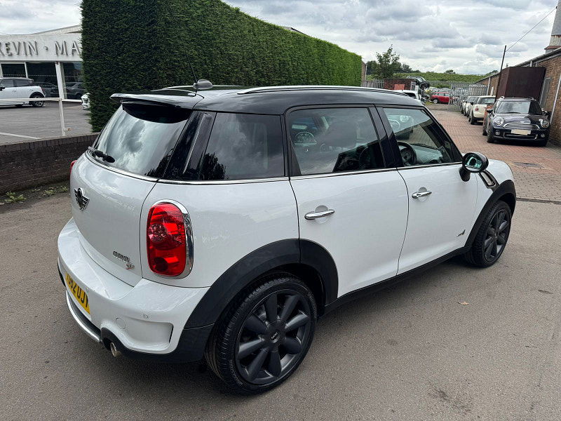 MINI Countryman 2.0L Cooper SD ALL4 SUV 5dr Diesel Manual Euro 5 (141 bhp) 5dr Manual 2025