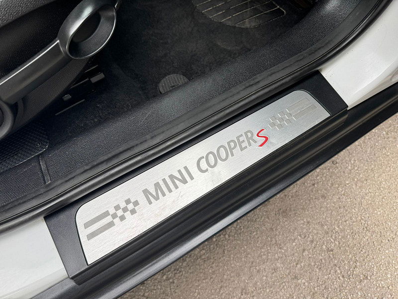 MINI Countryman 2.0L Cooper SD ALL4 SUV 5dr Diesel Manual Euro 5 (141 bhp) 5dr Manual 2025