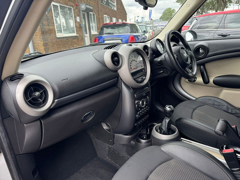 MINI Countryman 2.0L Cooper SD ALL4 SUV 5dr Diesel Manual Euro 5 (141 bhp) 5dr Manual 2025