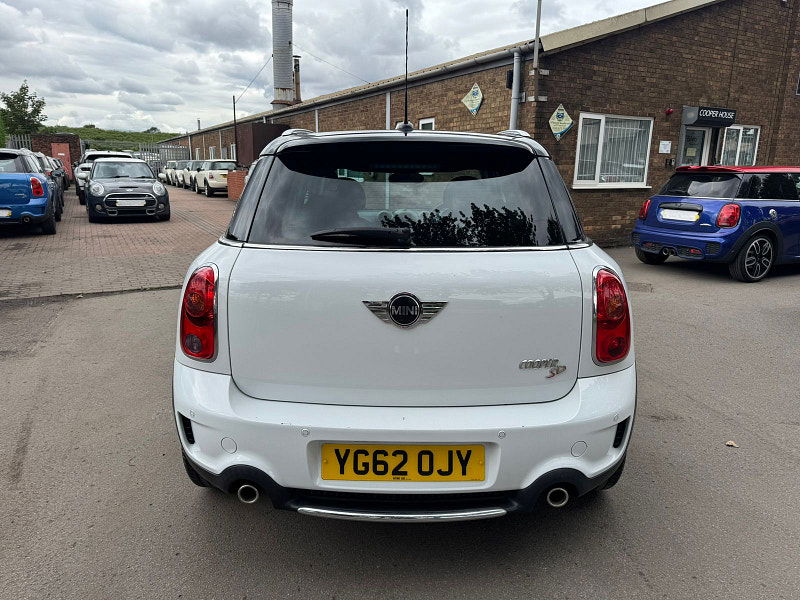 MINI Countryman 2.0L Cooper SD ALL4 SUV 5dr Diesel Manual Euro 5 (141 bhp) 5dr Manual 2025