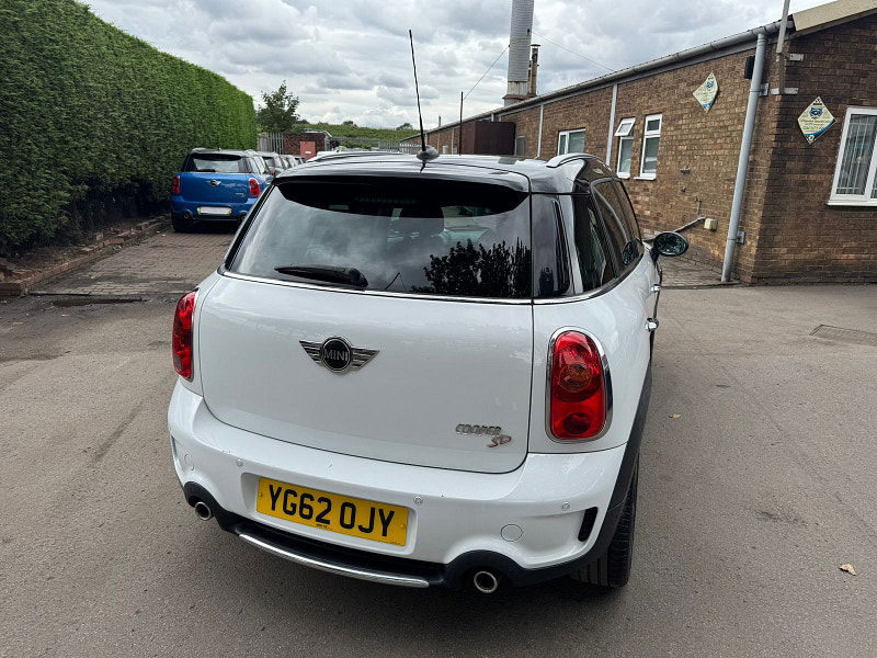 MINI Countryman 2.0L Cooper SD ALL4 SUV 5dr Diesel Manual Euro 5 (141 bhp) 5dr Manual 2025
