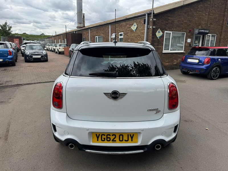 MINI Countryman 2.0L Cooper SD ALL4 SUV 5dr Diesel Manual Euro 5 (141 bhp) 5dr Manual 2025