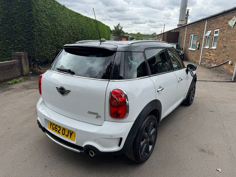 MINI Countryman 2.0L Cooper SD ALL4 SUV 5dr Diesel Manual Euro 5 (141 bhp) 5dr Manual 2025