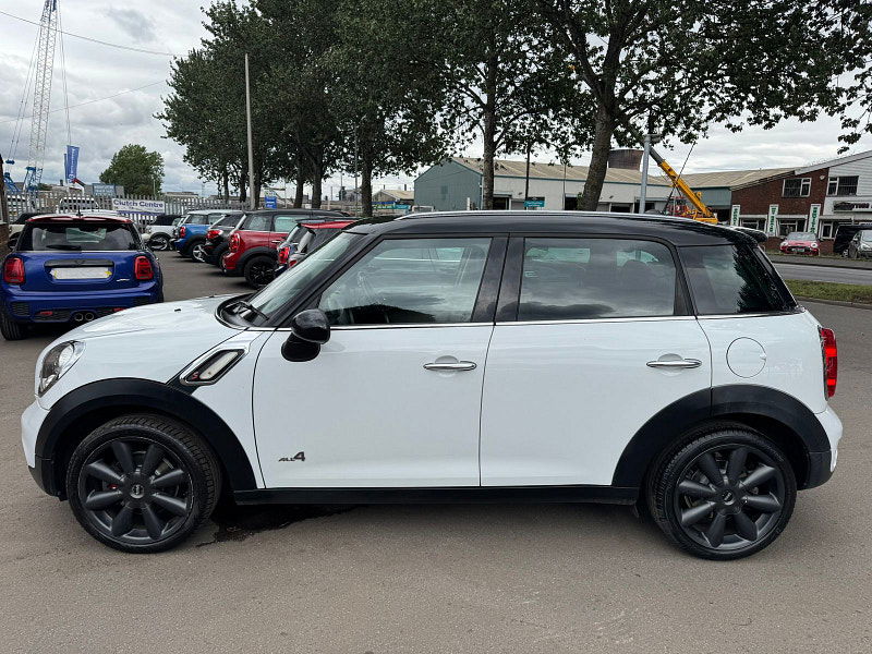 MINI Countryman 2.0L Cooper SD ALL4 SUV 5dr Diesel Manual Euro 5 (141 bhp) 5dr Manual 2025