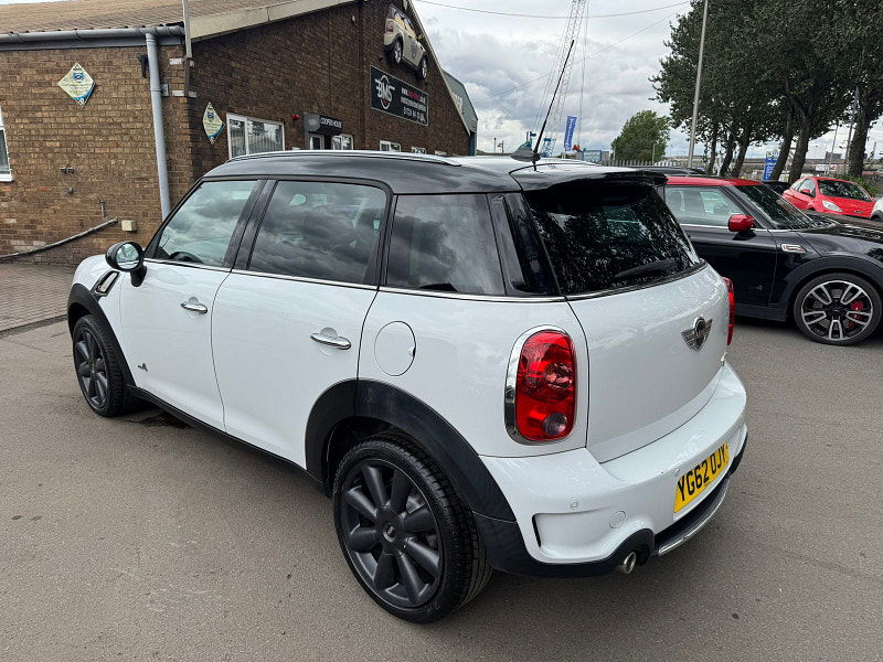 MINI Countryman 2.0L Cooper SD ALL4 SUV 5dr Diesel Manual Euro 5 (141 bhp) 5dr Manual 2025