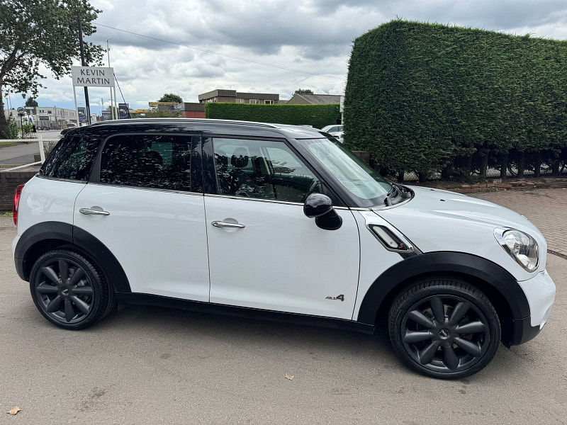 MINI Countryman 2.0L Cooper SD ALL4 SUV 5dr Diesel Manual Euro 5 (141 bhp) 5dr Manual 2025