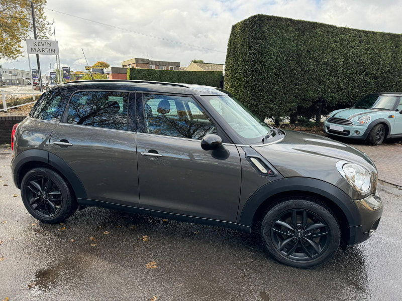 MINI Countryman 2.0L COOPER SD SUV 5dr Diesel Manual Euro 5 (141 bhp) 5dr Manual 2025