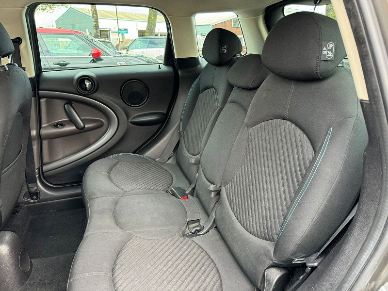 MINI Countryman 2.0L COOPER SD SUV 5dr Diesel Manual Euro 5 (141 bhp) 5dr Manual 2025