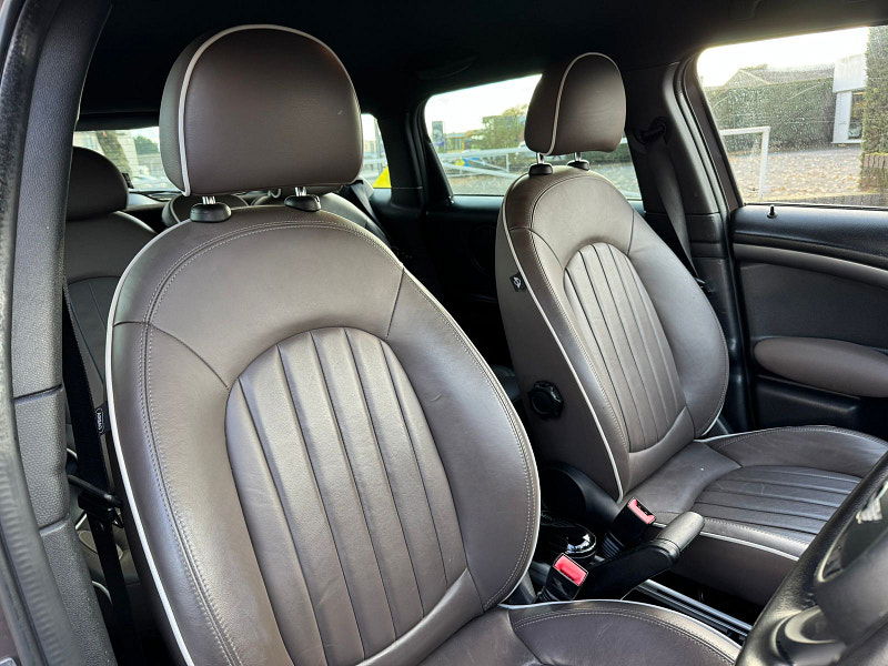 MINI Countryman 2.0L Cooper SD SUV 5dr Diesel Manual Euro 5 (141 bhp) 5dr Manual 2025