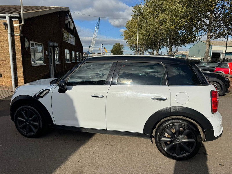 MINI Countryman 2.0L Cooper SD SUV 5dr Diesel Manual Euro 6 (141 bhp) 5dr Manual 2025