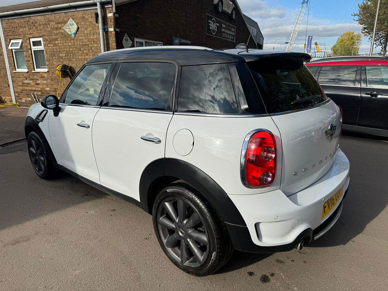 MINI Countryman 2.0L Cooper SD SUV 5dr Diesel Manual Euro 6 (141 bhp) 5dr Manual 2025