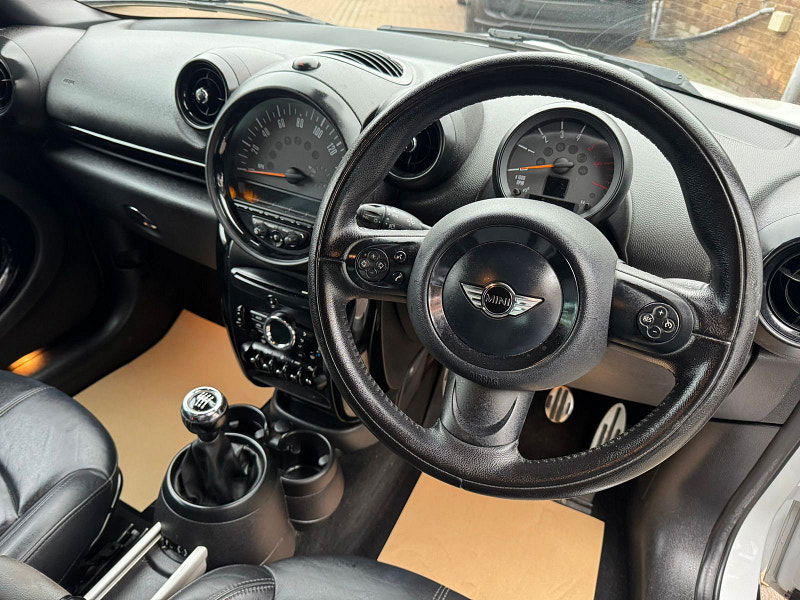 MINI Countryman 2.0L Cooper SD SUV 5dr Diesel Manual Euro 6 (141 bhp) 5dr Manual 2025