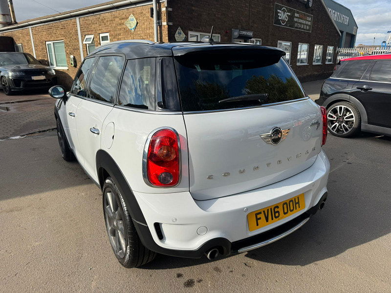 MINI Countryman 2.0L Cooper SD SUV 5dr Diesel Manual Euro 6 (141 bhp) 5dr Manual 2025