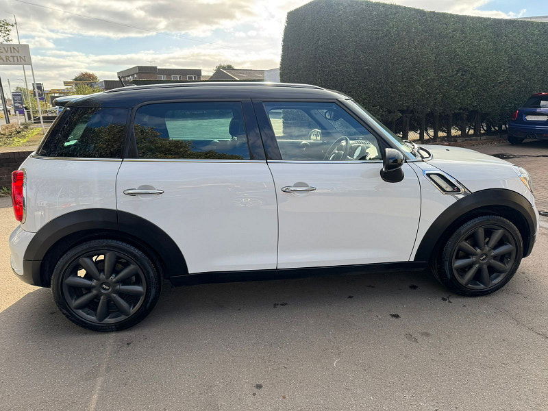 MINI Countryman 2.0L Cooper SD SUV 5dr Diesel Manual Euro 6 (141 bhp) 5dr Manual 2025