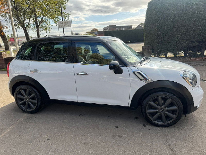 MINI Countryman 2.0L Cooper SD SUV 5dr Diesel Manual Euro 6 (141 bhp) 5dr Manual 2025