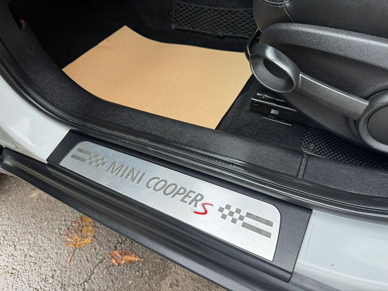 MINI Countryman 2.0L Cooper SD SUV 5dr Diesel Manual Euro 6 (141 bhp) 5dr Manual 2025