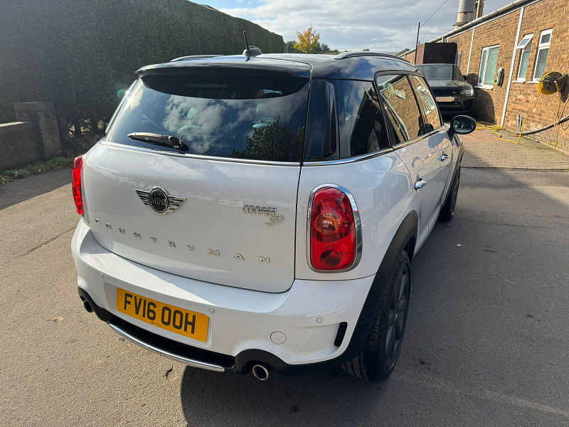 MINI Countryman 2.0L Cooper SD SUV 5dr Diesel Manual Euro 6 (141 bhp) 5dr Manual 2025