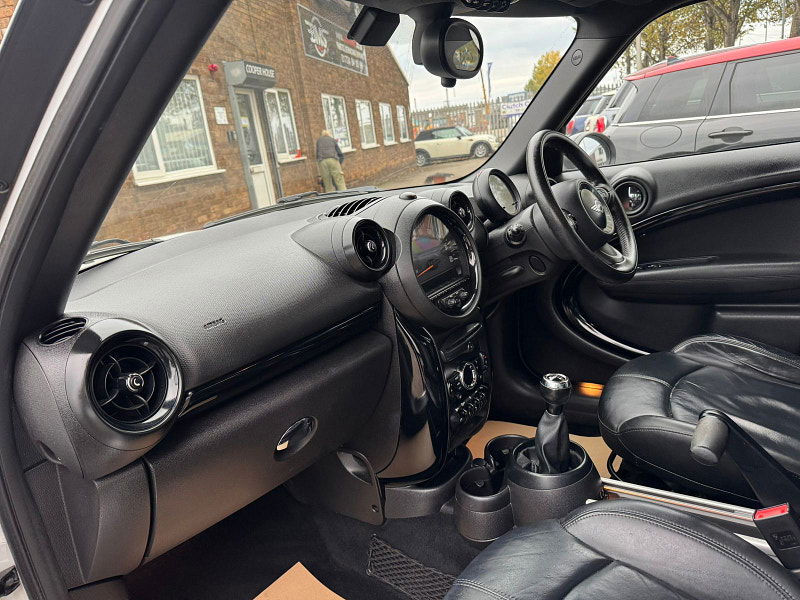 MINI Countryman 2.0L Cooper SD SUV 5dr Diesel Manual Euro 6 (141 bhp) 5dr Manual 2025