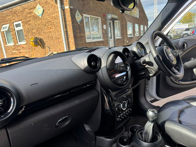 MINI Countryman 2.0L Cooper SD SUV 5dr Diesel Manual Euro 6 (141 bhp) 5dr Manual 2025