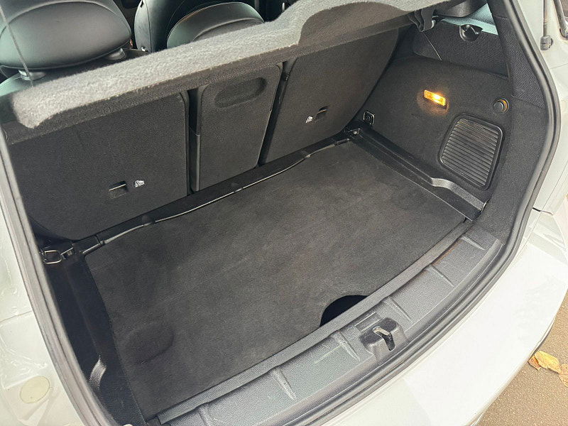 MINI Countryman 2.0L Cooper SD SUV 5dr Diesel Manual Euro 6 (141 bhp) 5dr Manual 2025