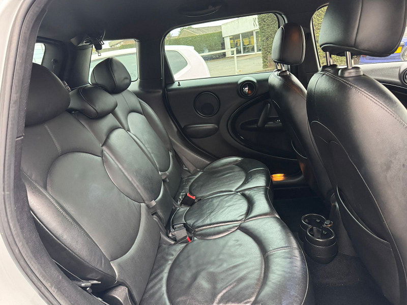 MINI Countryman 2.0L Cooper SD SUV 5dr Diesel Manual Euro 6 (141 bhp) 5dr Manual 2025