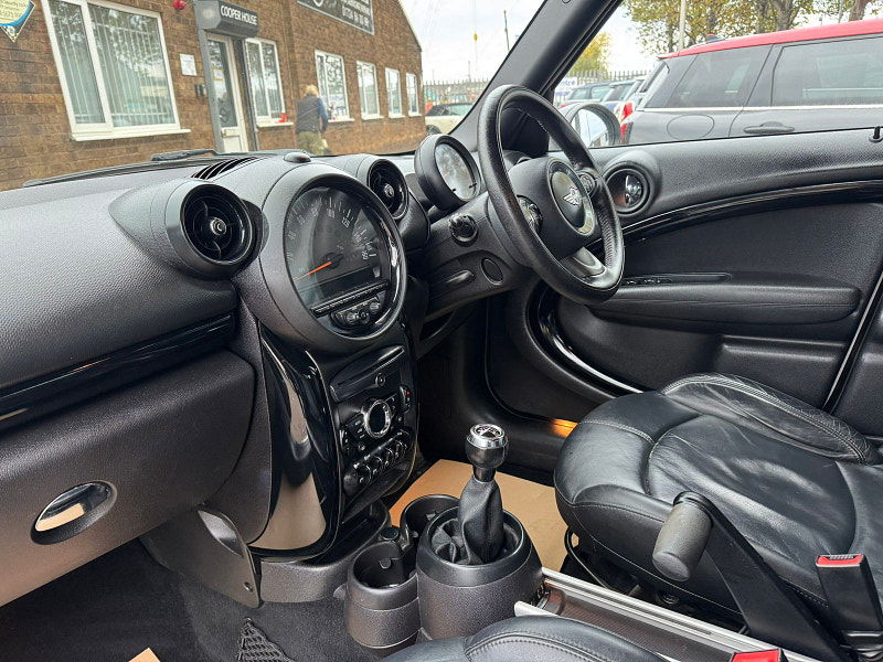 MINI Countryman 2.0L Cooper SD SUV 5dr Diesel Manual Euro 6 (141 bhp) 5dr Manual 2025