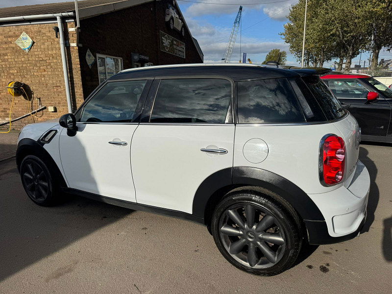 MINI Countryman 2.0L Cooper SD SUV 5dr Diesel Manual Euro 6 (141 bhp) 5dr Manual 2025