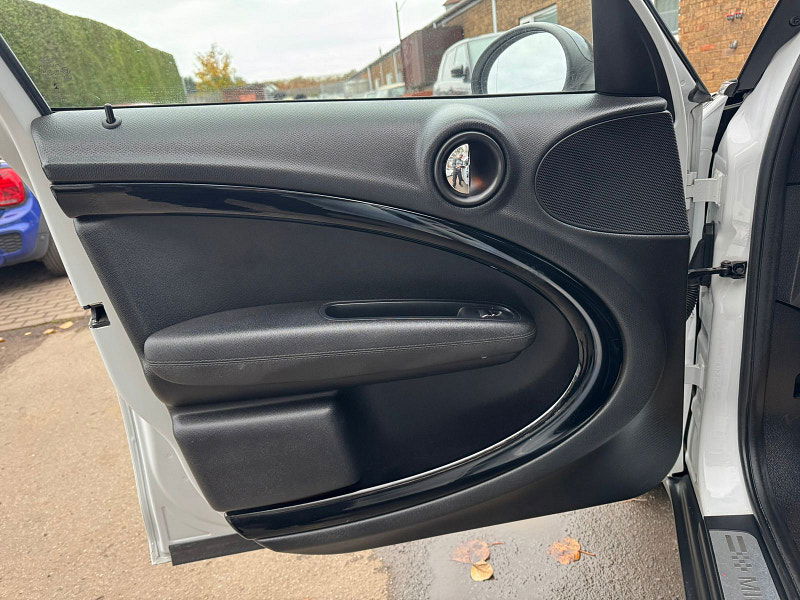 MINI Countryman 2.0L Cooper SD SUV 5dr Diesel Manual Euro 6 (141 bhp) 5dr Manual 2025