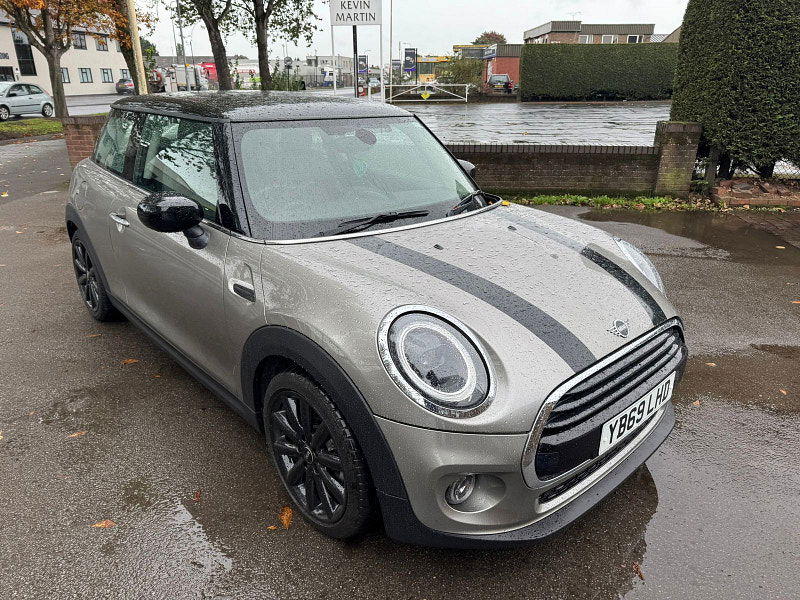 MINI Hatch 1.5L Cooper Classic Hatchback 3dr Petrol Manual Euro 6 (134 bhp) 3dr Manual 2025