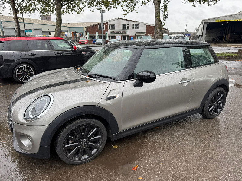 MINI Hatch 1.5L Cooper Classic Hatchback 3dr Petrol Manual Euro 6 (134 bhp) 3dr Manual 2025