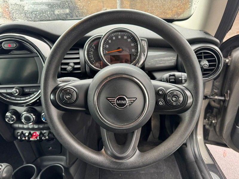 MINI Hatch 1.5L Cooper Classic Hatchback 3dr Petrol Manual Euro 6 (134 bhp) 3dr Manual 2025