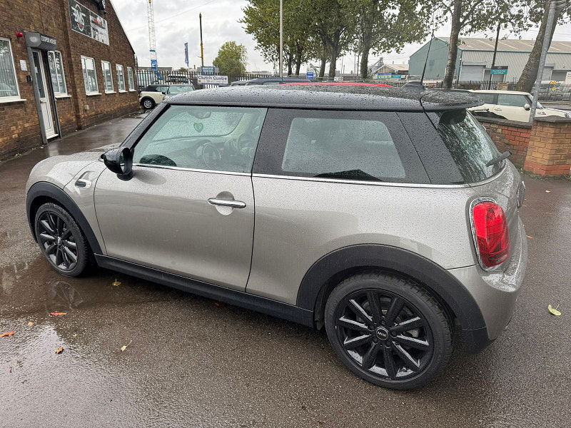 MINI Hatch 1.5L Cooper Classic Hatchback 3dr Petrol Manual Euro 6 (134 bhp) 3dr Manual 2025