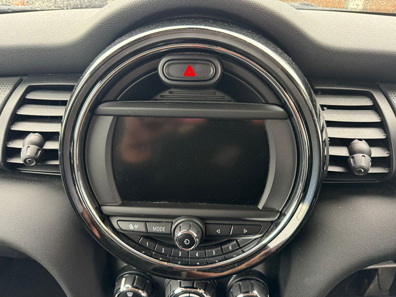 MINI Hatch 1.5L Cooper Classic Hatchback 3dr Petrol Manual Euro 6 (134 bhp) 3dr Manual 2025