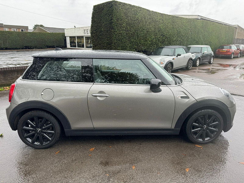 MINI Hatch 1.5L Cooper Classic Hatchback 3dr Petrol Manual Euro 6 (134 bhp) 3dr Manual 2025