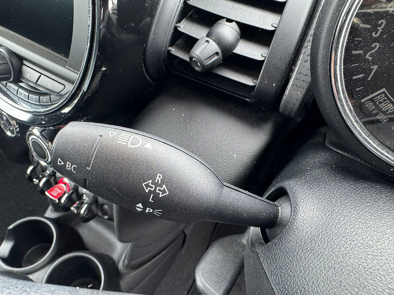 MINI Hatch 1.5L Cooper Classic Hatchback 3dr Petrol Manual Euro 6 (134 bhp) 3dr Manual 2025