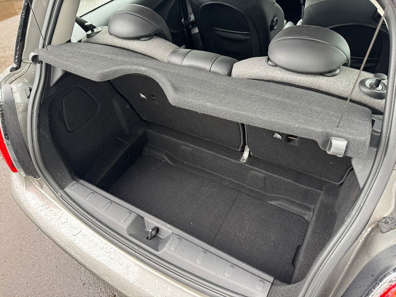 MINI Hatch 1.5L Cooper Classic Hatchback 3dr Petrol Manual Euro 6 (134 bhp) 3dr Manual 2025