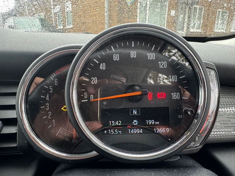 MINI Hatch 1.5L Cooper Classic Hatchback 3dr Petrol Manual Euro 6 (134 bhp) 3dr Manual 2025