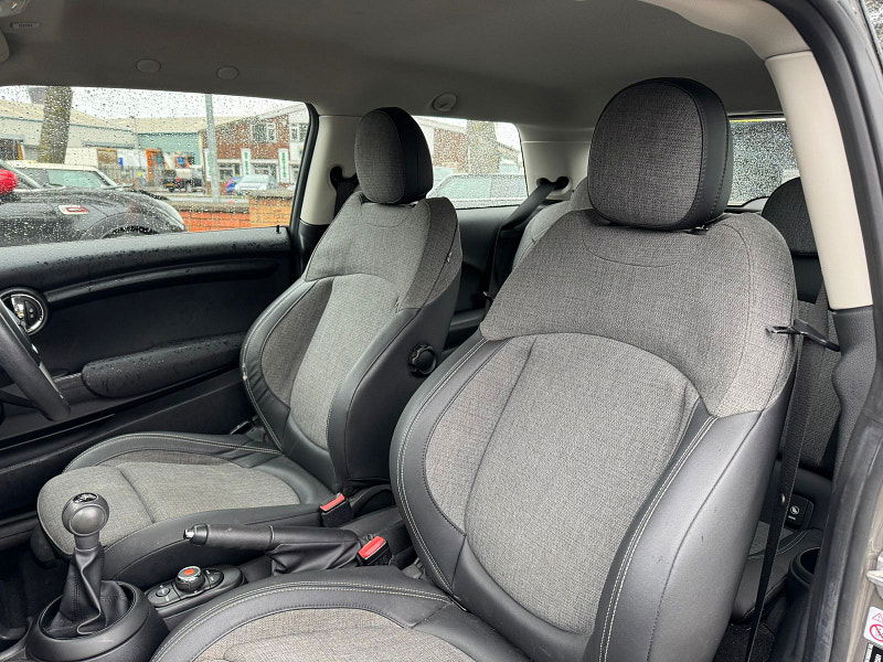 MINI Hatch 1.5L Cooper Classic Hatchback 3dr Petrol Manual Euro 6 (134 bhp) 3dr Manual 2025