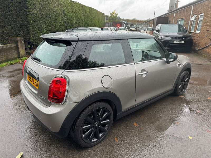 MINI Hatch 1.5L Cooper Classic Hatchback 3dr Petrol Manual Euro 6 (134 bhp) 3dr Manual 2025